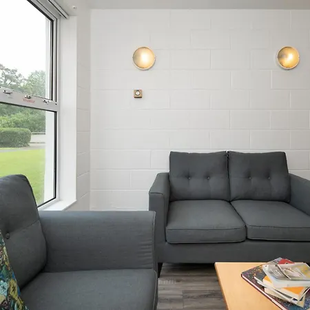 Castlewhite - Ucc Summer Beds Apartman *